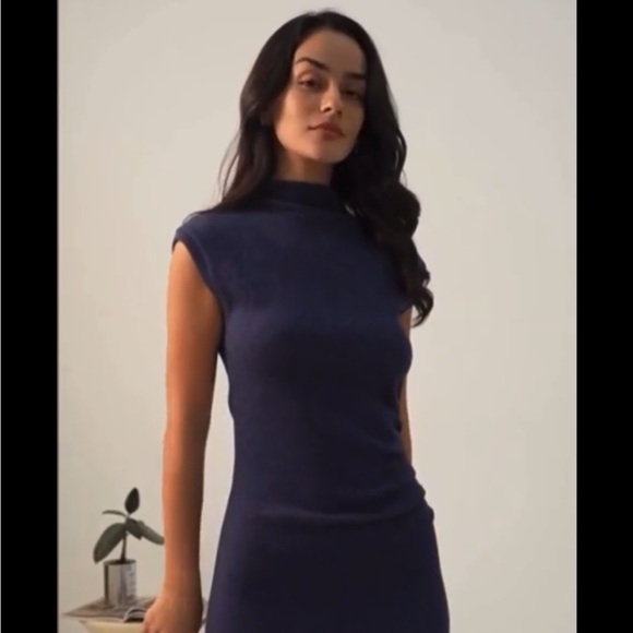 OGL Cashsoft Mockneck Sleeveless Midi Dress - Picture 3 of 5